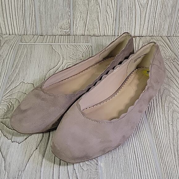 Isaac Mizrahi Taupe Scalloped Edge Slip On Flats Womens Size 9 - Picture 9 of 11
